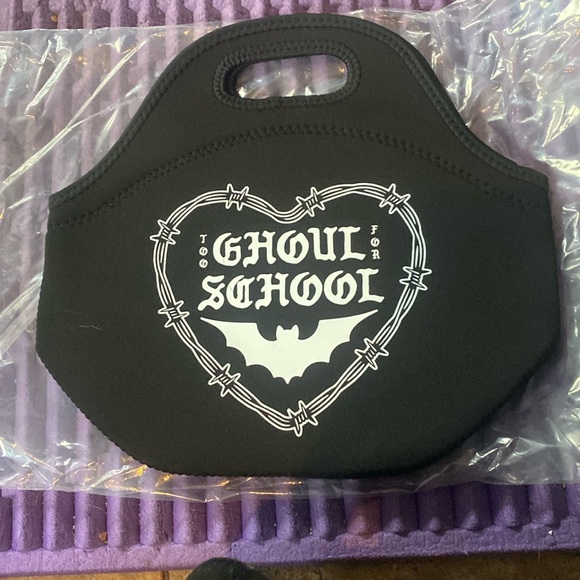 🔥NEW NEOPRENE BLACK LUNCH BAG too ghoul for school PUNK GOTH - Picture 5 of 5